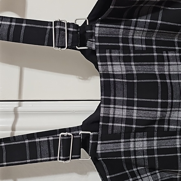 Dress - Picture 6 of 7